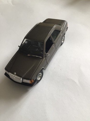 Burago mercedes 190 pkw - burago,