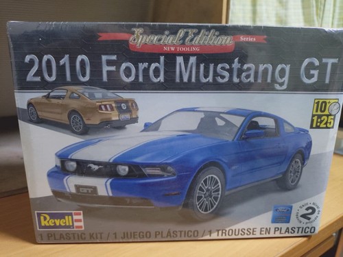 Revell 2010 ford mustang - 2010,