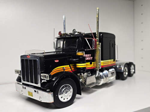 1 25 revell peterbilt - -,